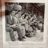 In alcune immagini degli anni 50 si vede il pubblico che attende sugli spalti l�inizio della partita consumando dei panini